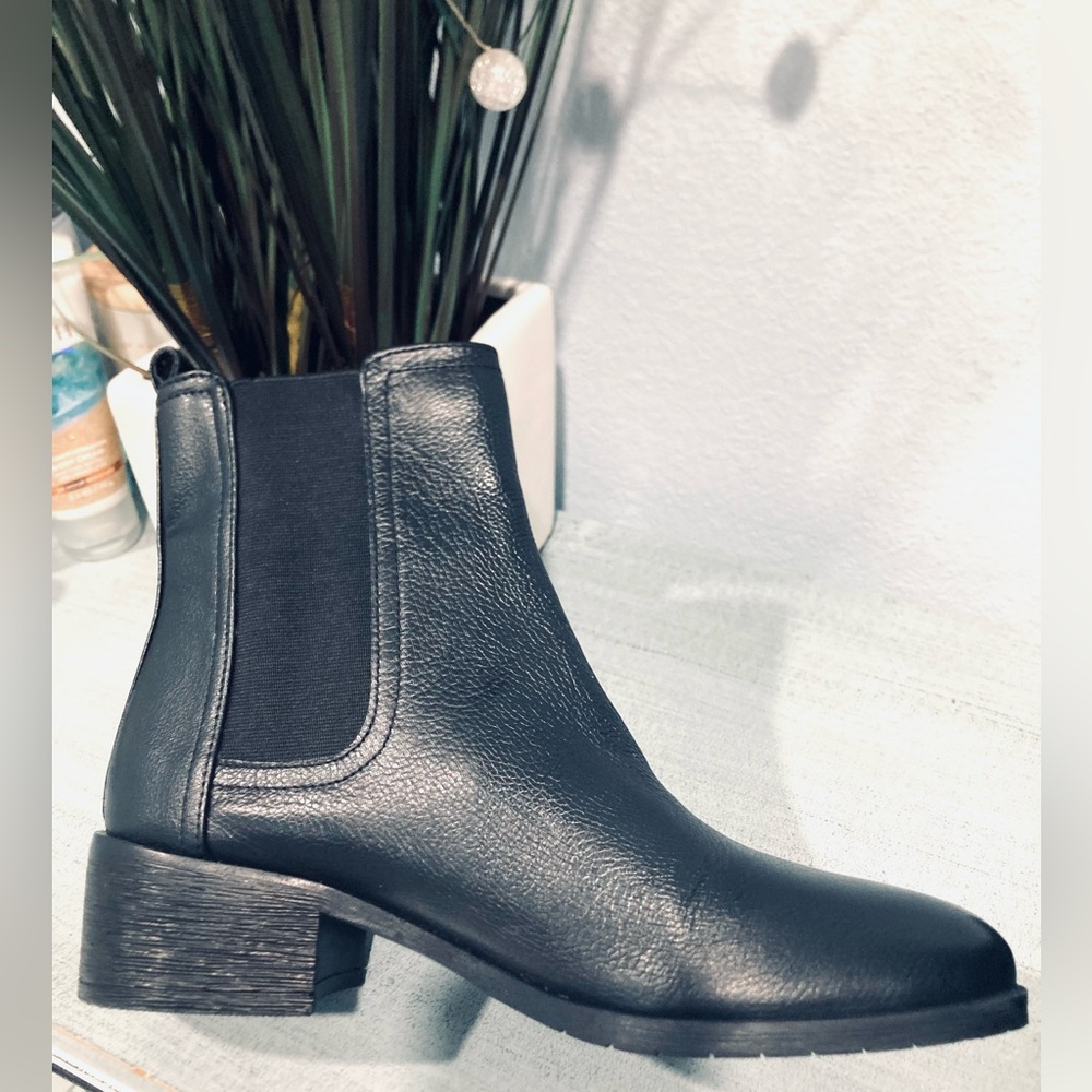 NEW Kenneth Cole Reaction Salt Chelsea Black Leather Ankle Bootie Women’s 7.5 - Picture 6 of 11